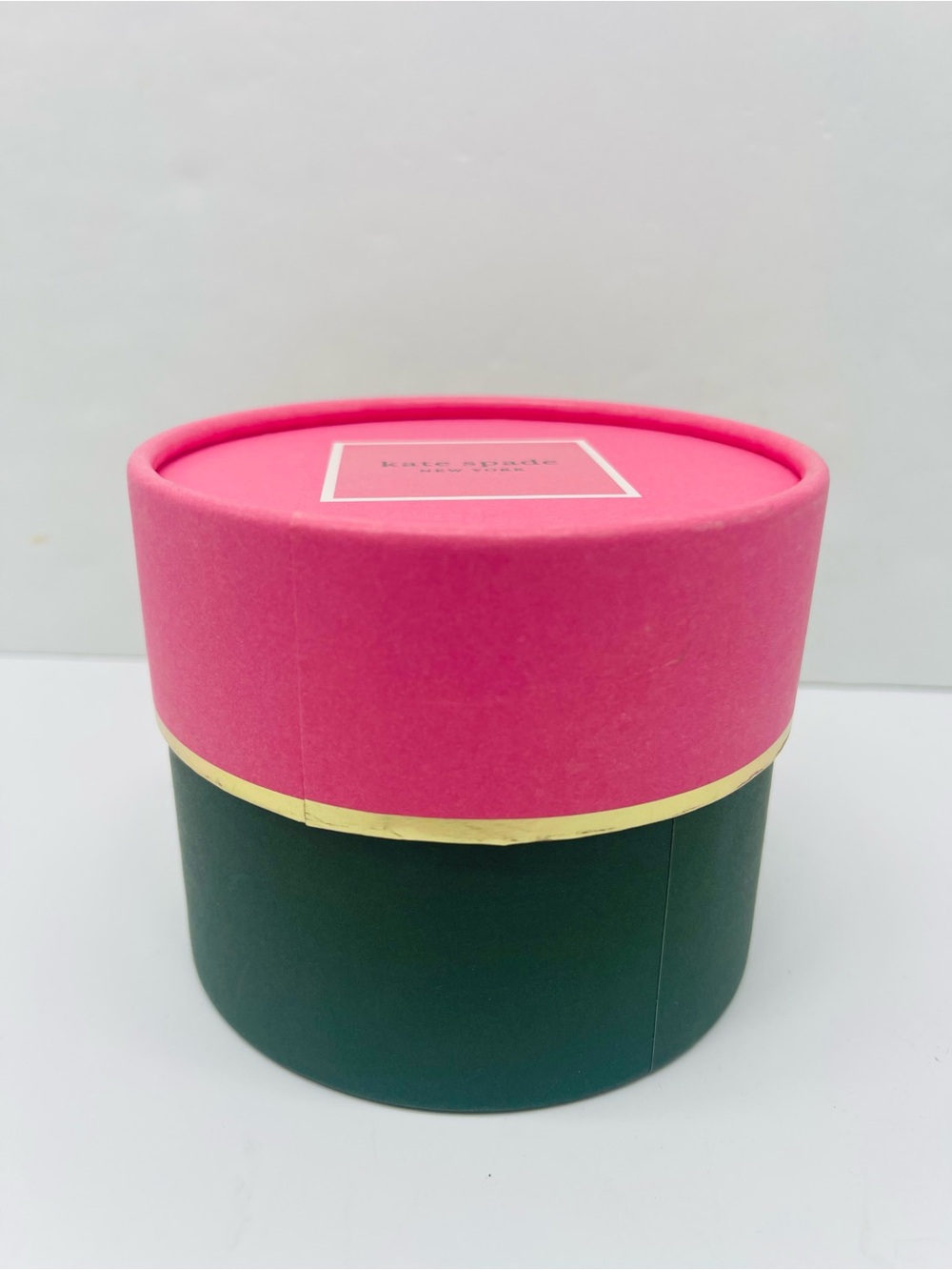 kate spade Hot Pink & Dark Green Round Gift Box with Gold Trim New - Picture 11 of 16